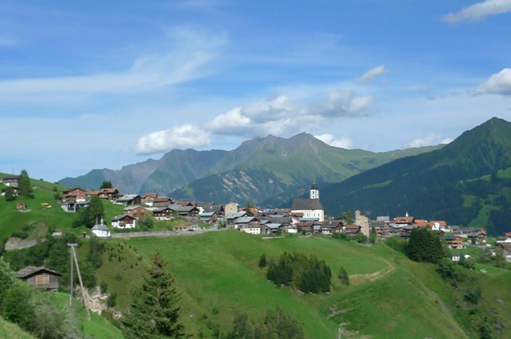 Hotel Alpina Lumbrein Exterior photo